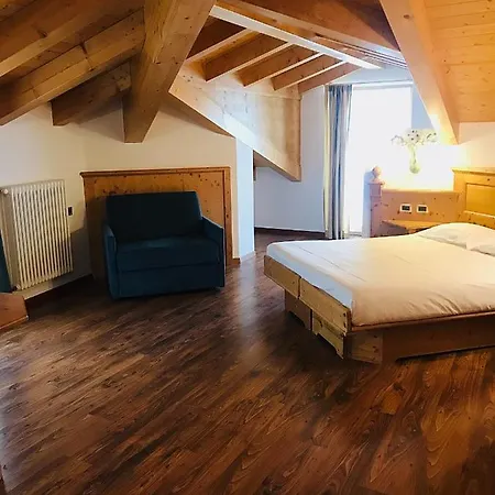 Mountain Hotel Commezzadura