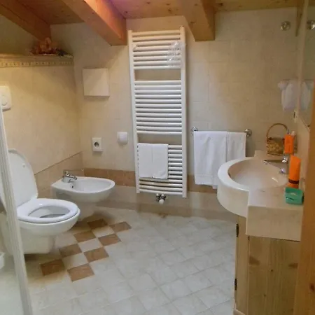 Hotel Mountain Commezzadura